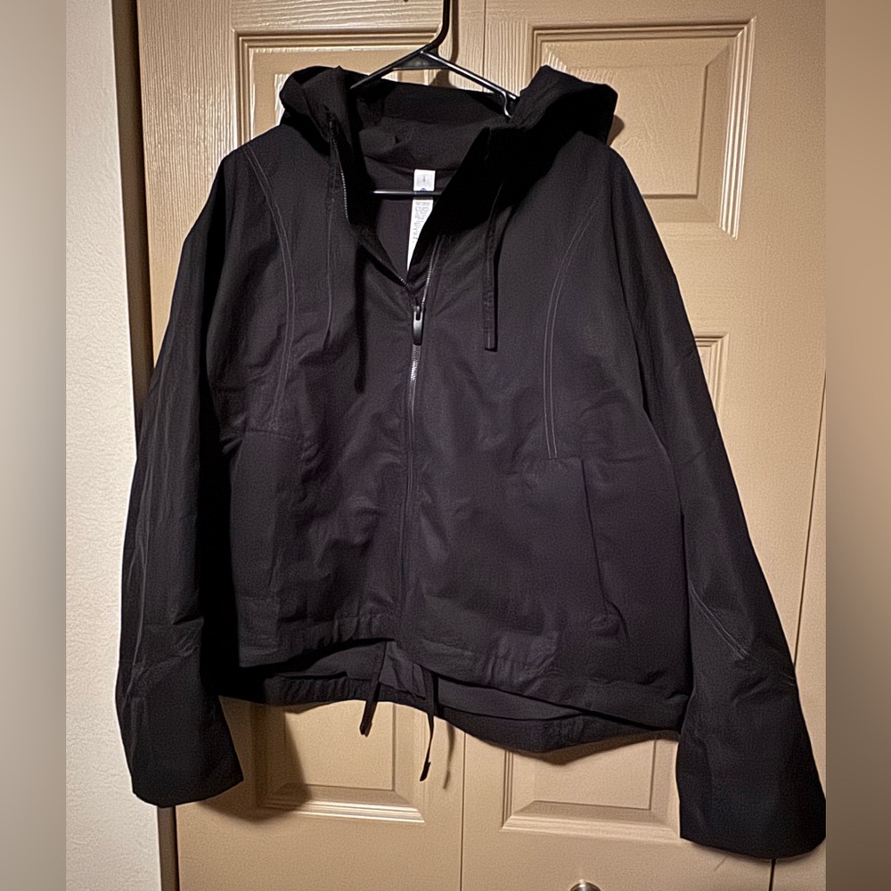 NWT Black Lululemon Water-Resistant Cropped Hooded Jacket - Picture 8 of 12